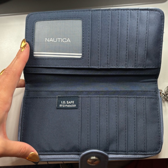 Nautica Wallet - Picture 3 of 4